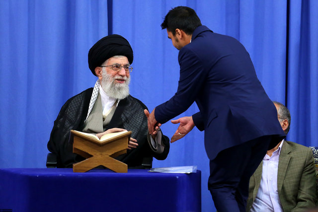 برپایی محفل انس با قرآن با حضور مقام معظم رهبری