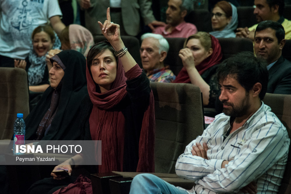جشن گلریزان آزادی زندانیان