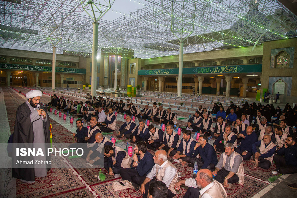 مراسم افطاری در حرم حضرت فاطمه معصومه(س)