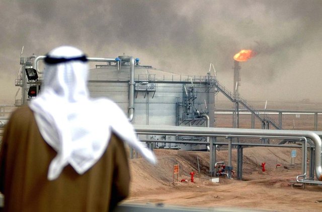 عربستان به افزایش ظرفیت تولید نفت و گاز ادامه می‌دهد