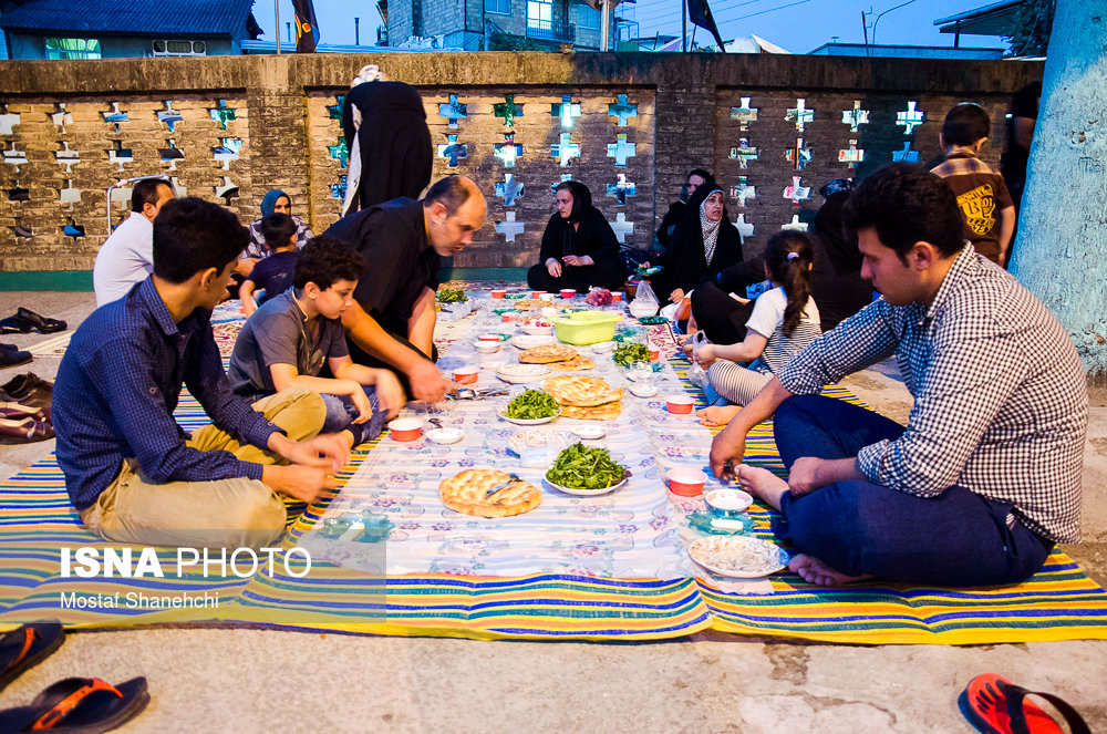 حال و هوای ماه مبارک رمضان در آستان مبارکه امامزاده عباس - ساری