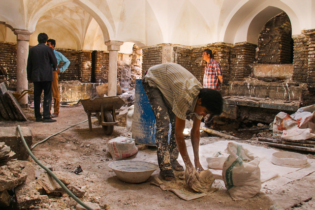 مرمت و بازسازي آرامگاه خواجه اتابک سلجوقي و حمام تاريخي باغ لله- کرمان