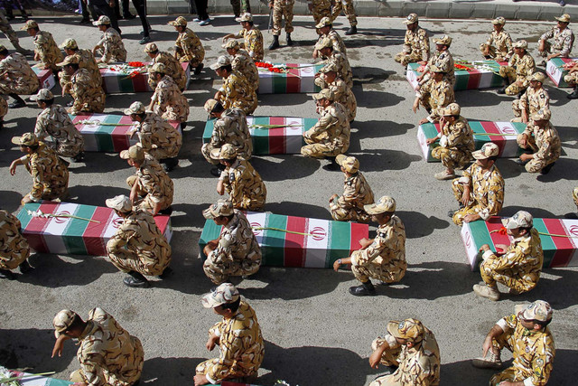 <a href='http://hoolydifenco.niloblog.com/p/2/'>بازگشت</a> ۳۱ شهید گمنام به میهن