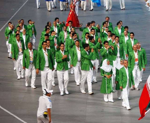 لباس رژه کاروان ایران در المپیک تغییر کرد لباس کاروان ایران در المپیک 2008 پکن