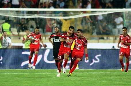 بازگشت سرخپوشان به صدر جدول با شکست ماشینسازی ۱۰ نفره دیدار پرسپولیس و فولاد خوزستان