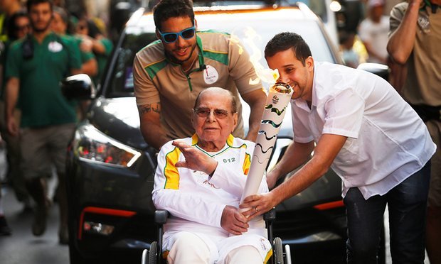 ایوو پیتانگوی مشعل المپیک ریو