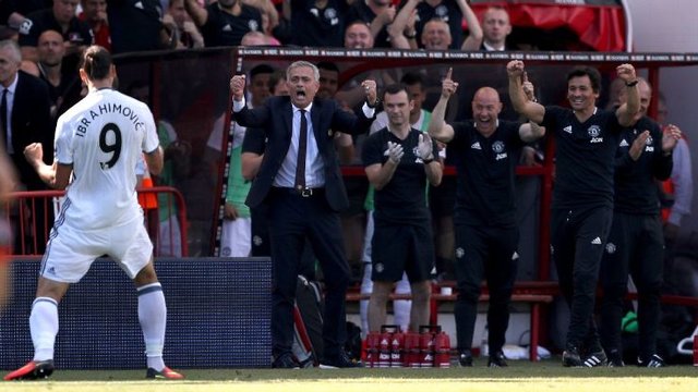 مورینیو: زلاتان یک فصل دیگر در یونایتد میماند منچستریونایتد زلاتان ایبراهیموویچ ژوزه مورینیو