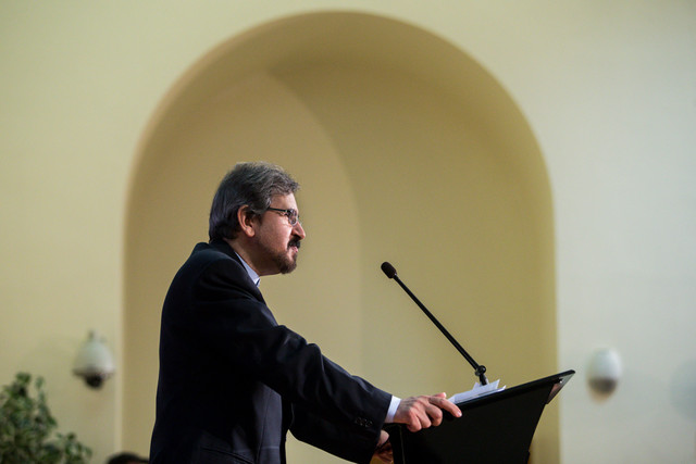 انتقاد ایران به ممنوعیت پخش اذان از مساجد بیتالمقدس اولین نشست مطبوعاتی دهمین سخنگوی وزارت خارجه