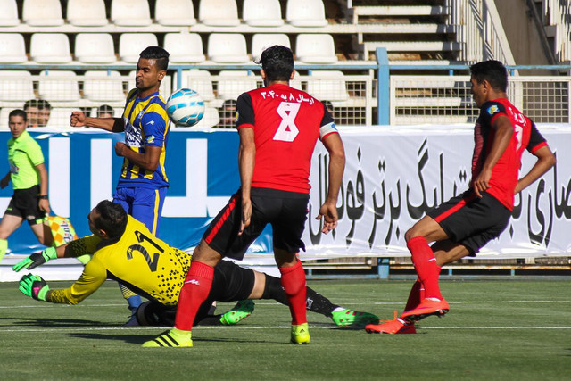 عباسی: عدالت در فوتبال ما وجود ندارد دیدار تیم های فوتبال گسترش فولاد و سیاه جامگان