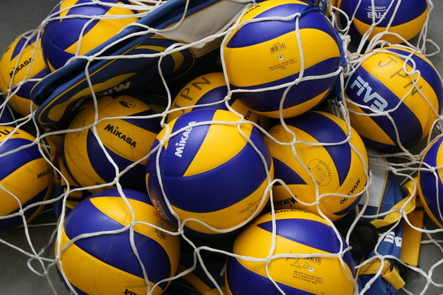 سومین پیروزی شاگردان کارخانه در لیگ برتر والیبال توپ والیبال