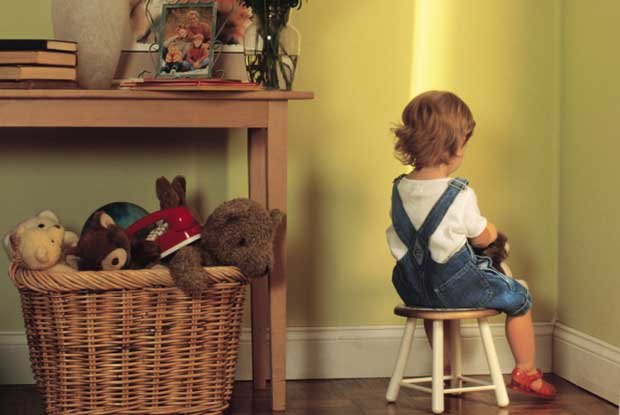 تحرک در کودکان، سلامتی فکری و ذهنی آنها را سبب میشود
کودک فرزند تربیت پرورش والدین