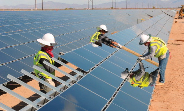 افتتاح بزرگترین نیروگاه خورشیدی کشور در ماهان