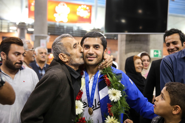 جشن فدراسیون فوتبال برای فوتسالیستها/ پاداشها هفته آینده پرداخت میشود
بازگشت تیم ملی فوتسال از جام جهانی 2016 کلمبیا