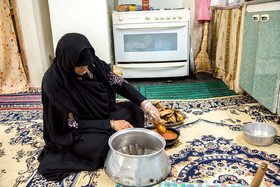 آیین غذا دادن به عزاداران امام حسین (ع) - روستای کوهستان بهشهر