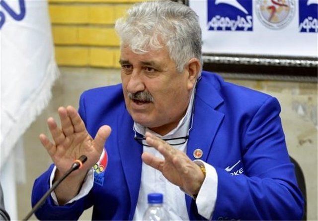 میآبادی: یک میلیارد و ۸۰۰ میلیون تومان بدهی هندبال مربوط به جشنواره نوجوانان است هندبال فرامرز میآبادی
