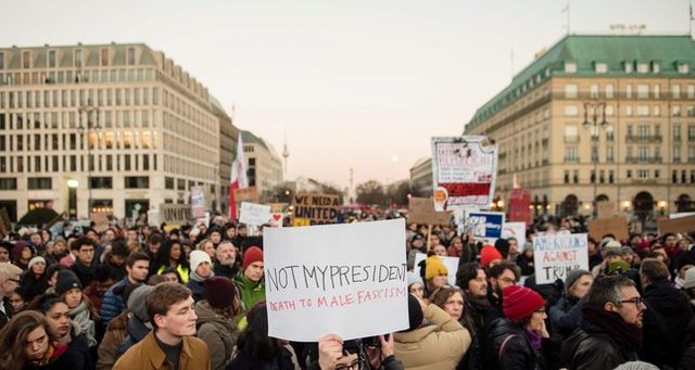 تظاهرات ضد ترامپ در برلین
