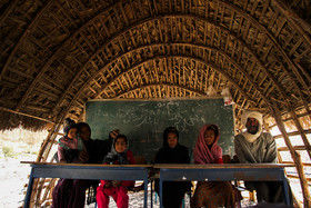 مدرسه کپری در دهستان "مارز" شهرستان قلعه گنج در جنوب شرقی کرمان