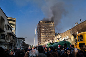 آتش سوزی در ساختمان پلاسکو در تقاطع خیابان جمهوری اسلامی و فردوسی 