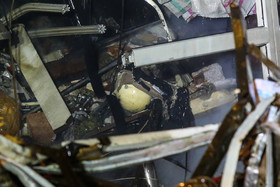 تلاش  نیروهای امدادی و نجات در پلاسکو برای بیرون آوردن و نجات دوستان و همکاران خود بعد ۲۴ ساعت همچنان ادامه دارد