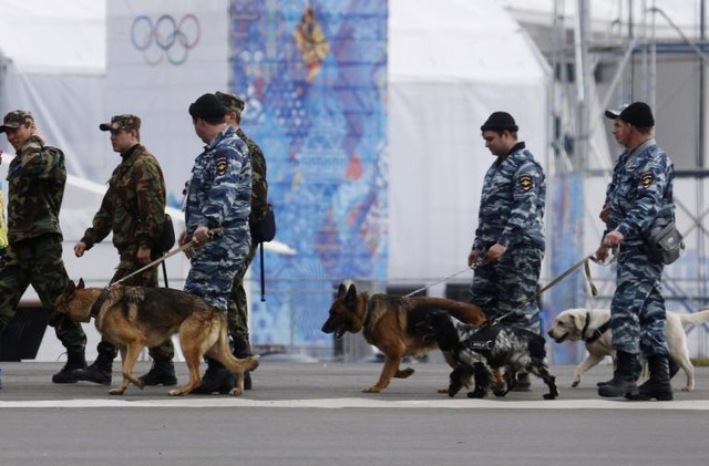 بیش از ۱۷۰ سگ مسئول برقراری امنیت متروی مسکو +عکس