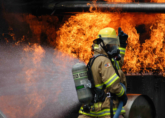 قوانین ایمنی آتش‌نشانان در حین عملیات امداد و نجات
