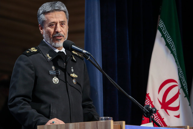 خانزادی: دنبال جهش در نیرویدریایی هستیم/ سیاری: این نیرو به ماموریت در مدار۱۰درجه قانع نیست سفر حبیب الله سیاری به مشهد