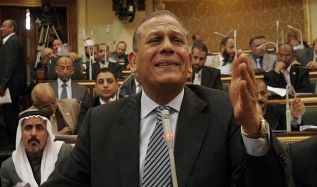 پارلمان مصر عضویت "محمد انور سادات" را لغو کرد