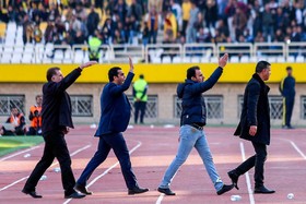 عکس منتخب سال - ٢٩ ديماه، ديدار تيم‌هاي نفت تهران و سپاهان اصفهان