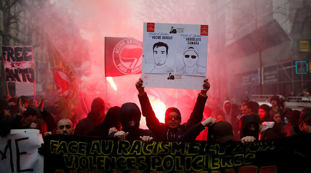 تظاهرات ضد پلیس پاریس به خشونت کشیده شد