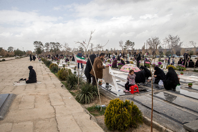 سال 95، در هر ساعت 6 تهرانی از دنیا رفت/افزایش دو برابری خودکشی  تحویل سال در بهشت زهرا