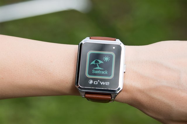 owe_smartwatch-fitness-wearable-uv-tracking-crowdfunding-agency20_1400x960_new-b-min.jpg