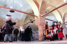 بازدید مسافران نوروزی از بنای رختشویخانه زنجان
