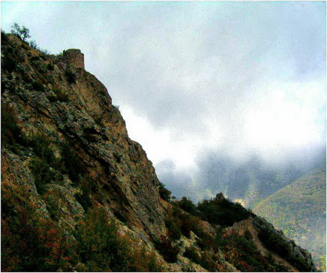 قلعه «قلاع گردان»، یادگاری از حضور فردوسی در مازندران
