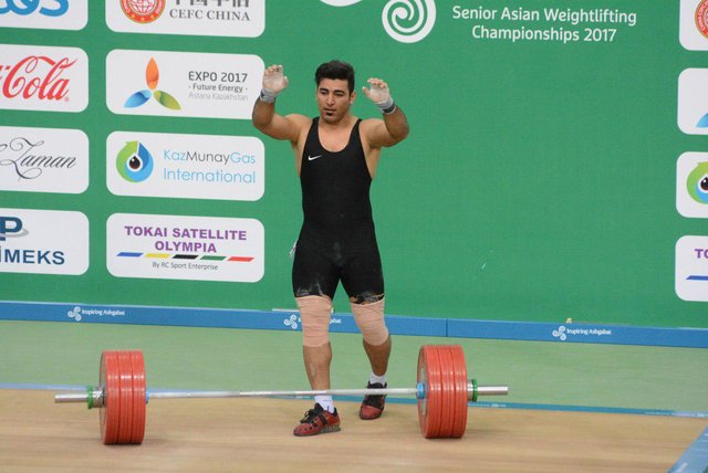 مدال نقره هاشمی در  دسته 105 کیلوگرم وزنه برداری