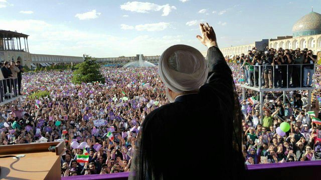 آینده ایران را در اختیار فریبکاران نخواهیم گذاشت روحانی