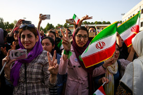 جشن پیروزی حسن روحانی در انتخابات ریاست جمهوری - مشهد