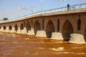 سرخ شدن آب زاینده رود‎