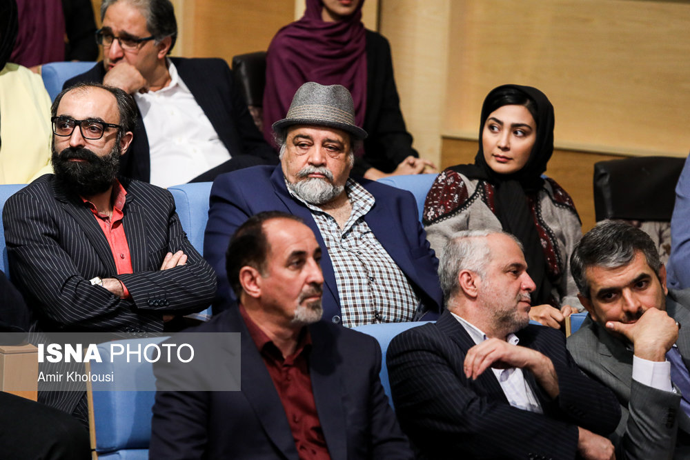 ضیافت افطار روحانی با بازیگران در شب حادثه تروریستی تهران (عکس) عکس جدید بازیگران افطاری رئیس جمهور افطاری حسن روحانی افطاری بازیگران اخبار تهران