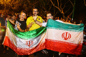 شادی مردم پس از صعود تیم ملی فوتبال به جام جهانی - اصفهان