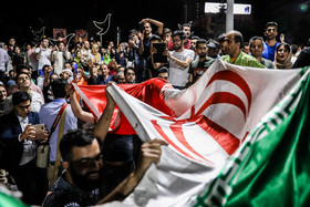 شادی مردم پس از صعود تیم ملی فوتبال به جام جهانی
