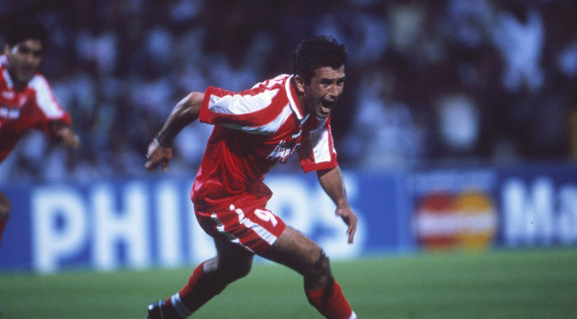 سالگرد دیدار تاریخی ایران در جام‌جهانی 1998 فرانسهایران در اولین بازی عملکرد قابل قبولی برابر یوگسلاوی داشت، ولی در آن بازی  با یک گل شکست خورد. این در حالی بود که آمریکا در بازی نخست با دو گل به  آلمان باخته ...