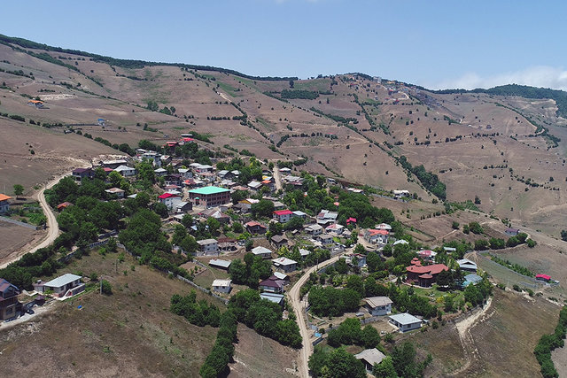 ویدئو / نمای هوایی از طبیعت زیبای روستای سرکاء روستای سرکاء