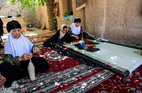 گلیم «شیریکی پیچ» سیرجان در آستانه جهانی شدن