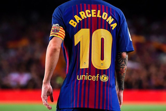پیراهن خاص بارسلونا برای قربانیان حادثه تروریستی این شهر
