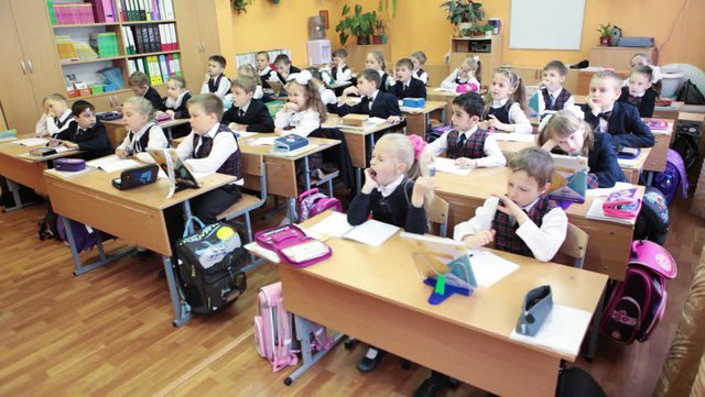 دومای روسیه تغییر زمان شروع مدارس این کشور را بررسی می‌کند