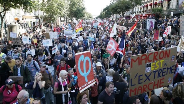 تظاهرات ده‌ها هزار تن علیه سیاست‌های کارگری ماکرون