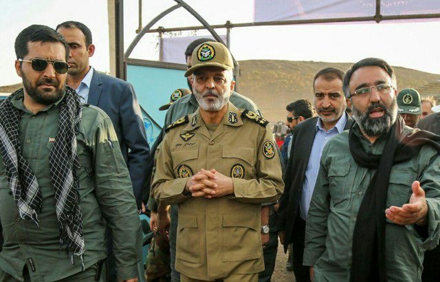 بازدید فرمانده کل ارتش از اردوهای جهادی بسیج سازندگی