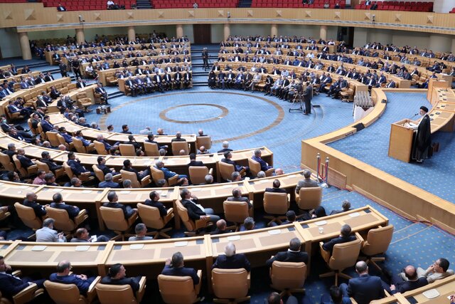 تصمیمات خلقالساعه به ضرر حمایت از تولید و صنعت است تصمیمات خلقالساعه به ضرر حمایت از تولید و صنعت است