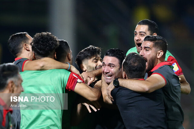 تصاویر منتخب هفته چهارم لیگ برتر/ اشک نکونام و صدرنشینی پرسپولیس در حضور دختران سرخ