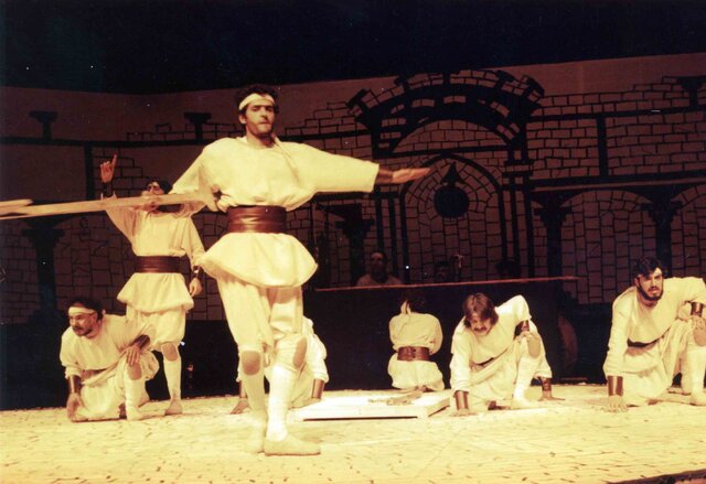 ضیافتی با حضور جمشید مشایخی، گوهر خیراندیش، پرستو گلستانی ، بهروز بقایی و...